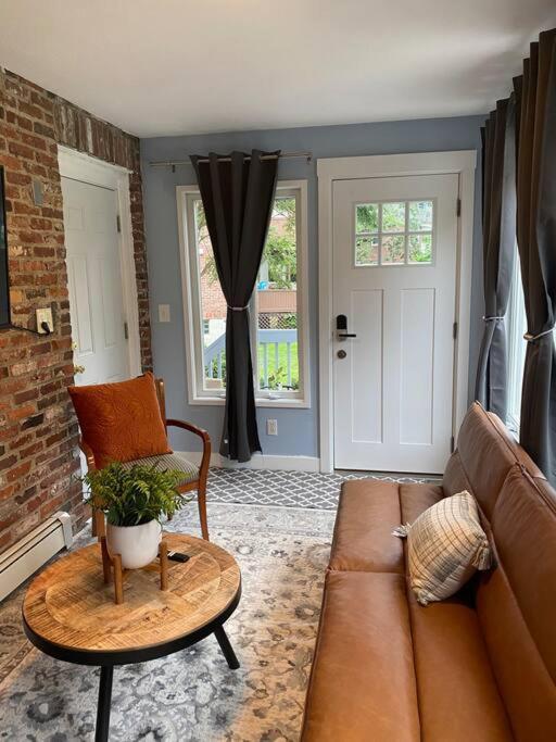 Unique & Peaceful Boston Home Exterior photo